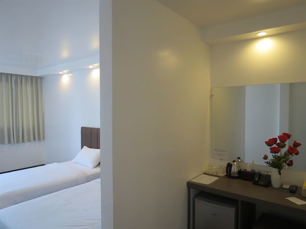High Five Hotel Yangon Exterior photo